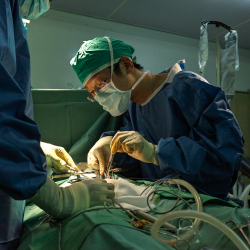Artsen zonder Grenzen: 3 sets hechtingen tijdens noodoperaties van AZG